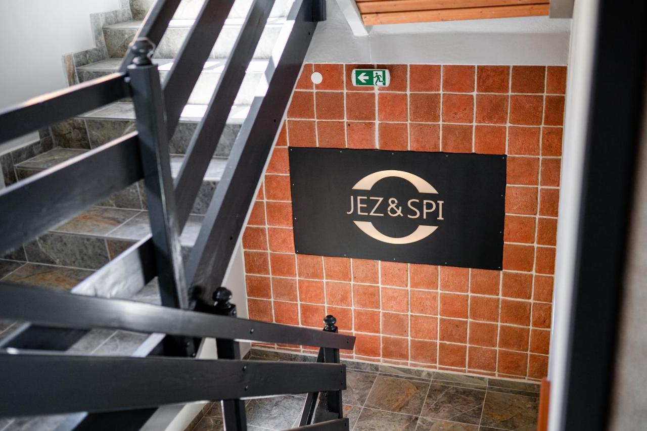 Hotel Jez&Spi Sušice Esterno foto